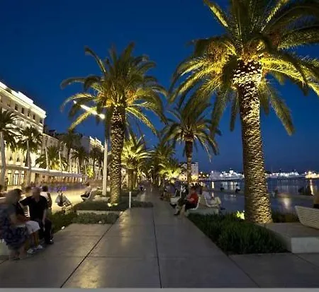 Toni Апартаменты *