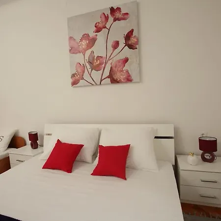 Toni Apartment