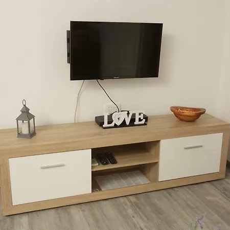 Toni Apartment