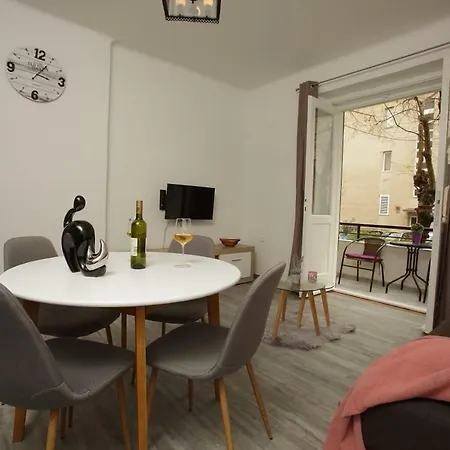 Toni Apartment *